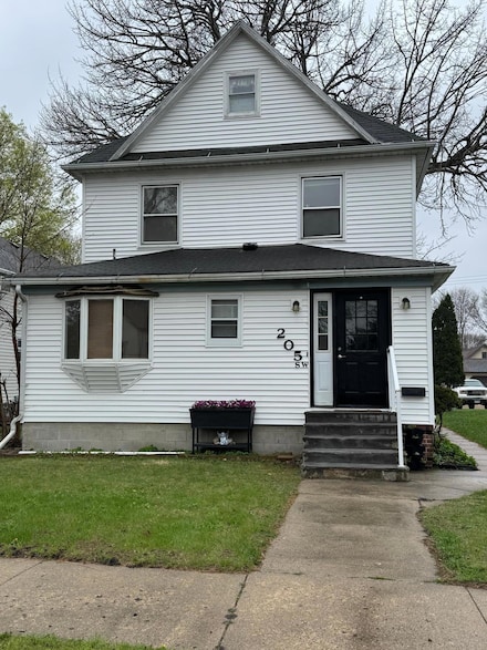 205 Walnut St SW, Sleepy Eye, MN 56085