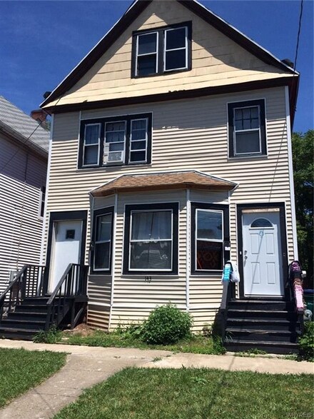 141 Peter St, Buffalo, NY 14207
