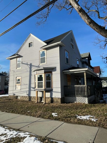 659 Dolbee Ave SE, Grand Rapids, MI 49506