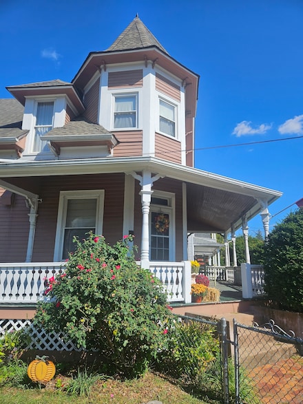 84 Silver Ln, East Hartford, CT 06118