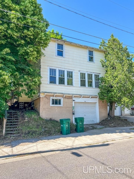 617 W Baraga Ave, Marquette, MI 49855