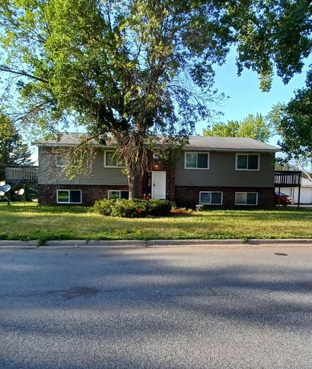 2277 Cowern Place E, Saint Paul, MN 55109