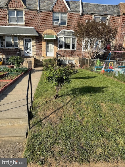 2147 Friendship St, Philadelphia, PA 19149