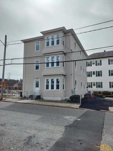 269 Brightman St Unit 3, Fall River, MA 02720