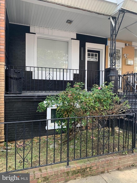 537 S 57th St, Philadelphia, PA 19143