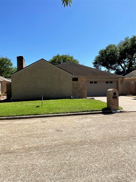 15651 Whitewater Ln, Houston, TX 77079