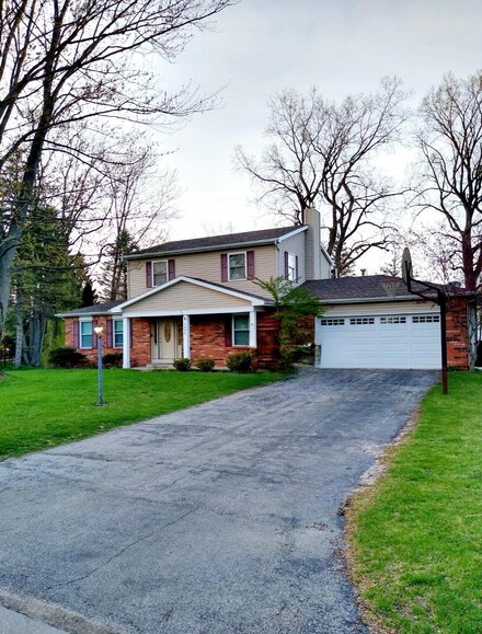 7590 Chapelview Ct, Temperance, MI 48182