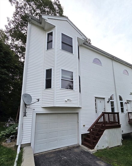 23 Fenton Dr, Worcester, MA 01602