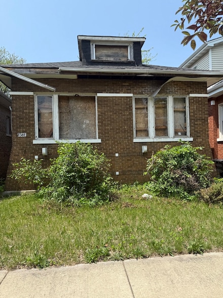 8348 S Oglesby Ave, Chicago, IL 60617