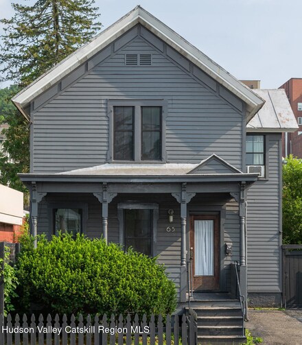 65 Green St, Hudson, NY 12534