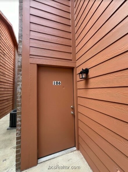 1305 W Villa Maria Rd Unit D106, Bryan, TX 77801