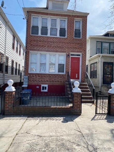 570 Linden Blvd, Brooklyn, NY 11203