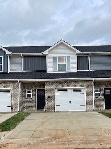 203 Fallow Dr, Clarksville, TN 37040