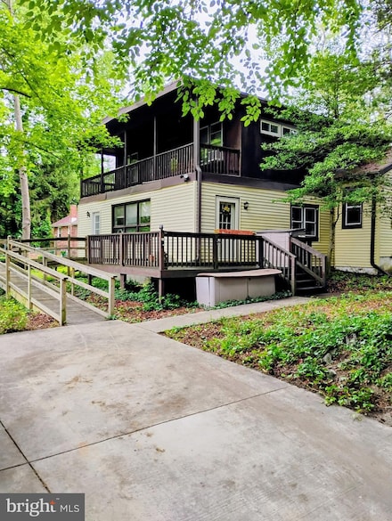 41 Spring Lake Dr, Clementon, NJ 08021