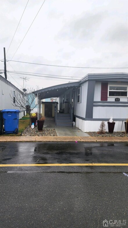 49 Freddie Ave, Woodbridge Township, NJ 07001