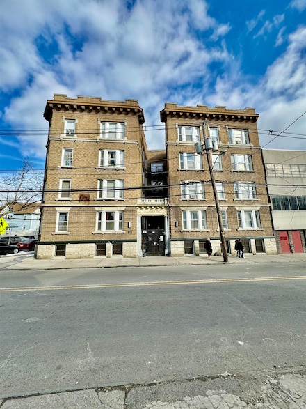 52 Tonnelle Ave Unit 25, Jersey City, NJ 07306