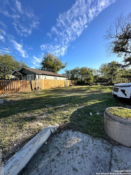 214 E Lachapelle, San Antonio, TX 78204