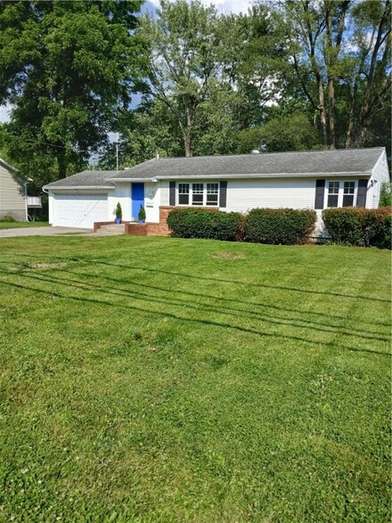680 Edgewood Ave, Rochester, NY 14618