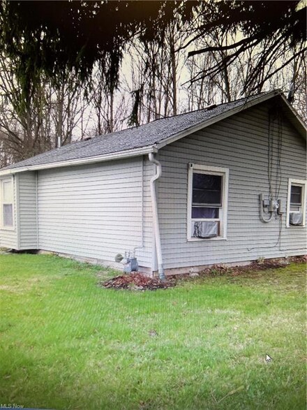 214 Windham Rd, Newton Falls, OH 44444