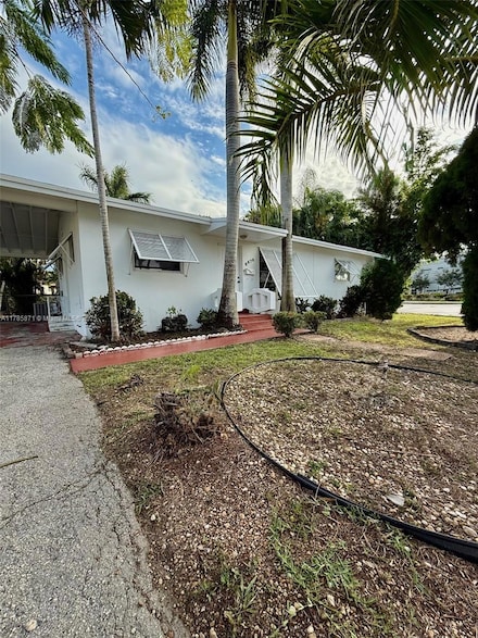 8670 SW 28th St, Miami, FL 33155