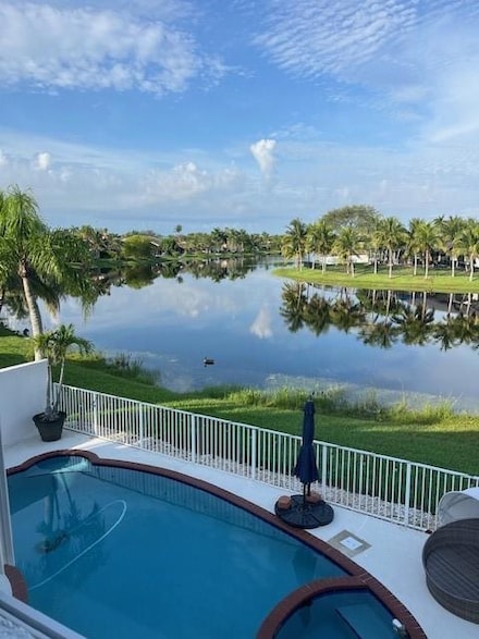 19000 NW 10th St, Pembroke Pines, FL 33029