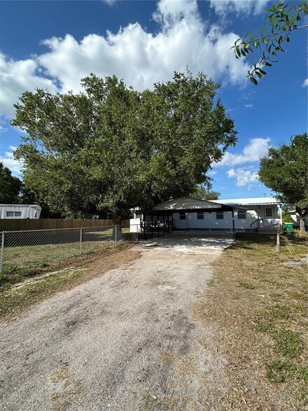 5522 Swaying Palm Dr, Punta Gorda, FL 33982