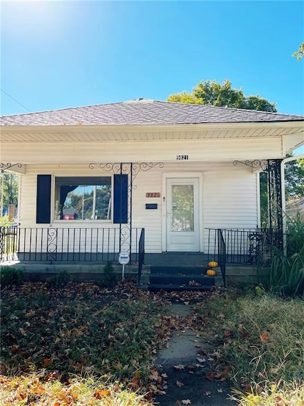 9821 E 9th St S, Independence, MO 64053