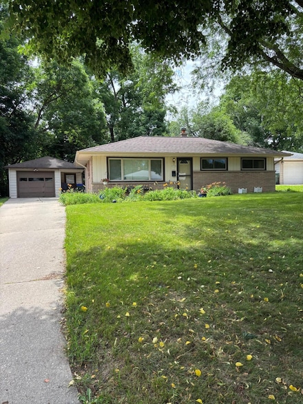 7233 Enfield Ave, Greendale, WI 53129