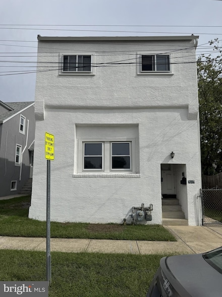 207 Carre Ave, Essington, PA 19029