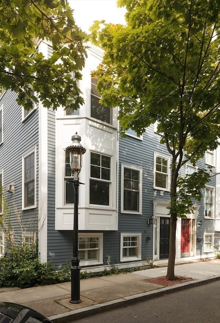 31 Prospect St, Charlestown, MA 02129