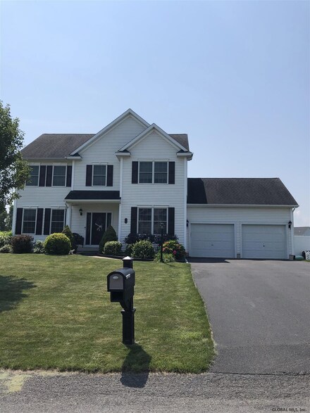 14 Charterpoint Rd, Watervliet, NY 12189