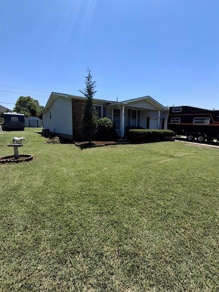 913 Cambridge Dr, Sikeston, MO 63801