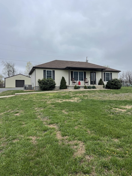 532 Douglas Ln, Lafayette, TN 37083