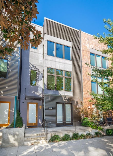 1608 20th St, Sacramento, CA 95811