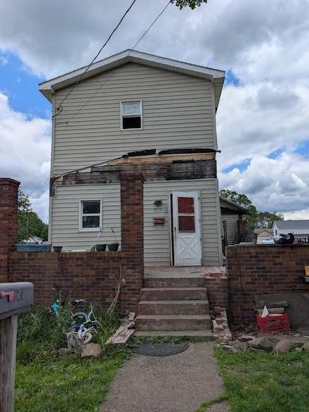 513 W High St, Uhrichsville, OH 44683
