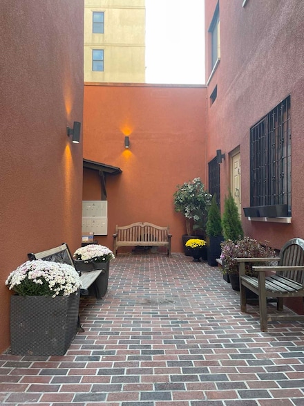 41 1st St Unit 1G, Hoboken, NJ 07030