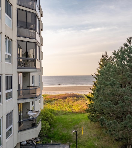215 E Grand Ave Unit 210, Old Orchard Beach, ME 04064