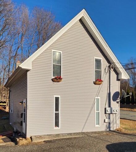 194 Broad St, Danielson, CT 06239
