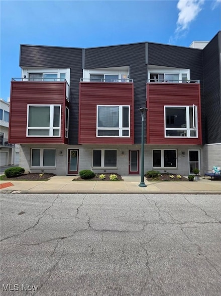 7308 Marina Ct, Cleveland, OH 44102