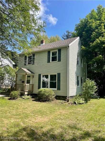 1079 Orlando Ave, Akron, OH 44320