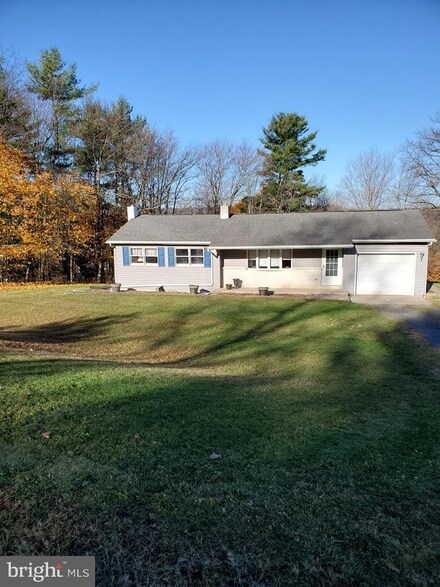 110 N 6th St, Snow Shoe, PA 16874