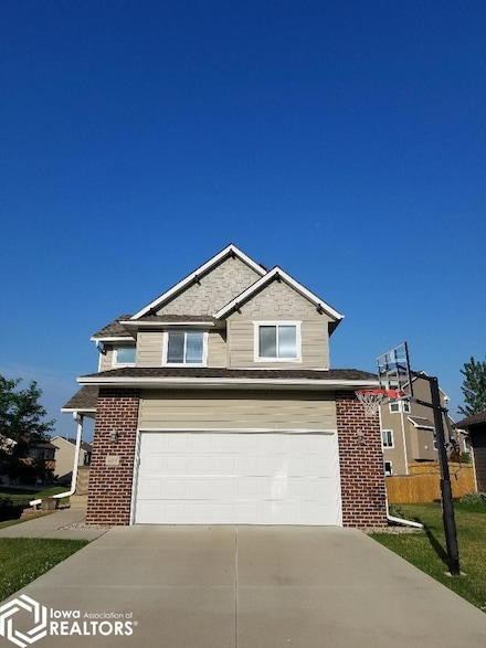 603 Pine Brooke Dr, Clear Lake, IA 50428