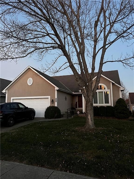 913 SW Lauren Ct, Lees Summit, MO 64081