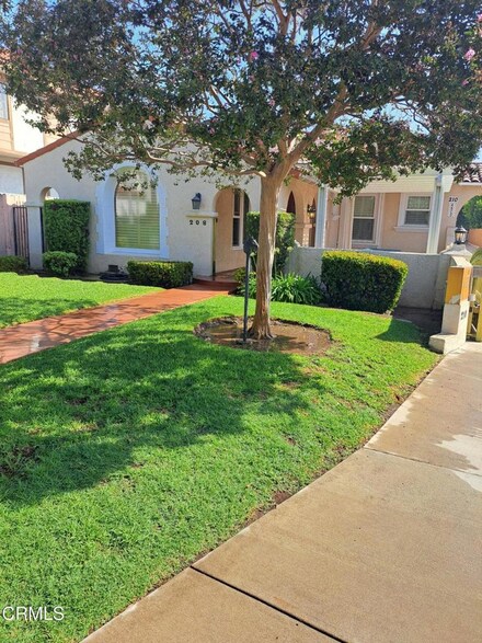 208 N Primrose Ave, Alhambra, CA 91801