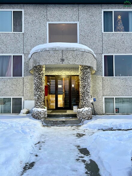 79 Slater Dr Unit 1, Fairbanks, AK 99701
