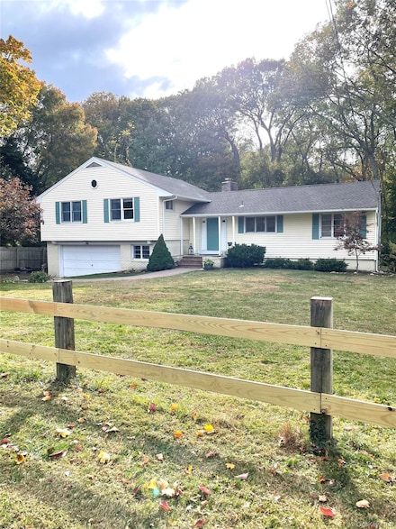 300 Washington Dr, Centerport, NY 11721