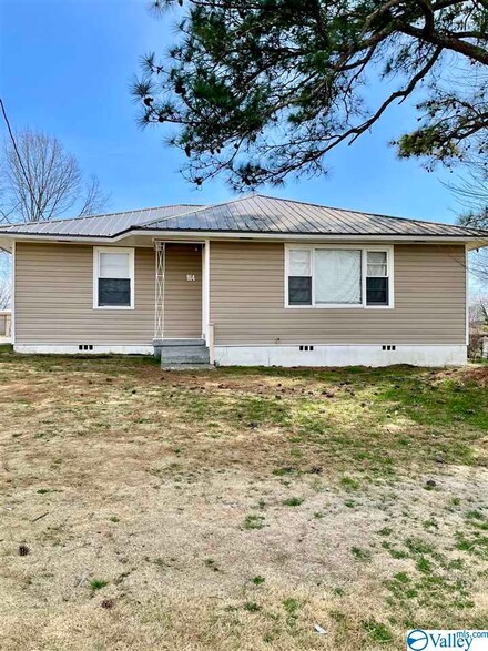 914 4th St SW, Attalla, AL 35954