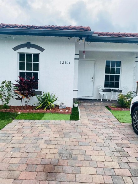 12301 SW 214th Terrace, Miami, FL 33177