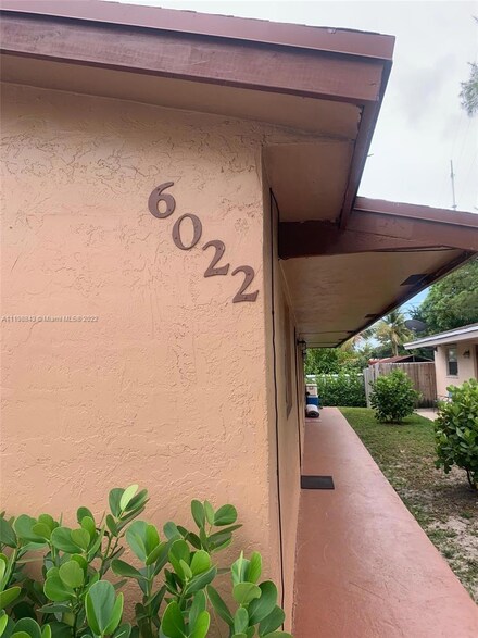 6022 SW 39th St, Miramar, FL 33023