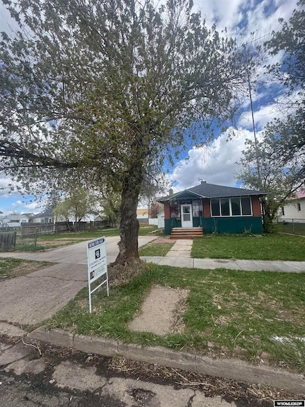 237 4th St, Evanston, WY 82930